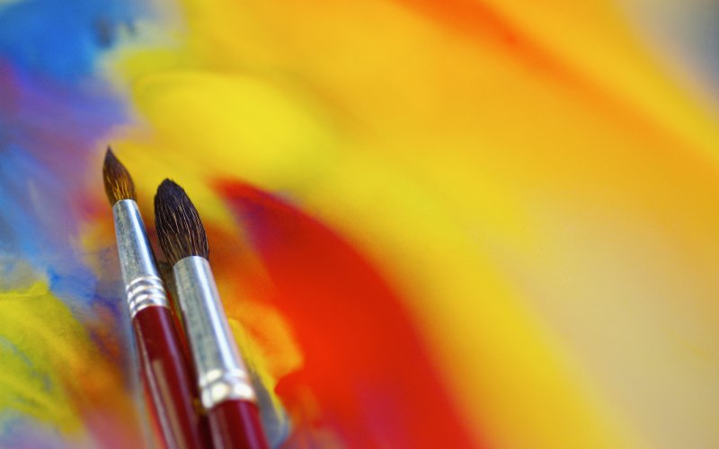Кисти и краски