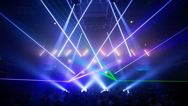 Световое оборудование для сцены