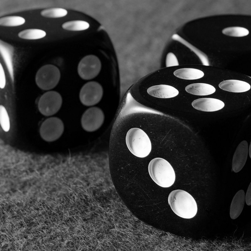 Игральные кости черные