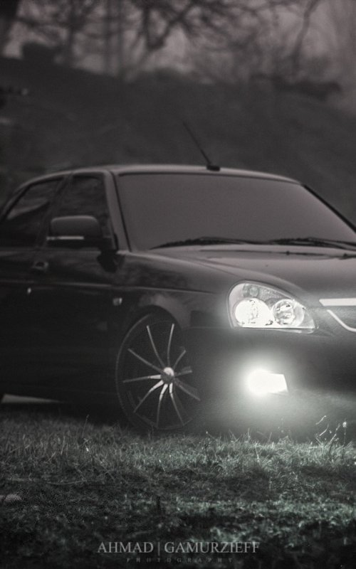 Лада Приора черная вертикальная