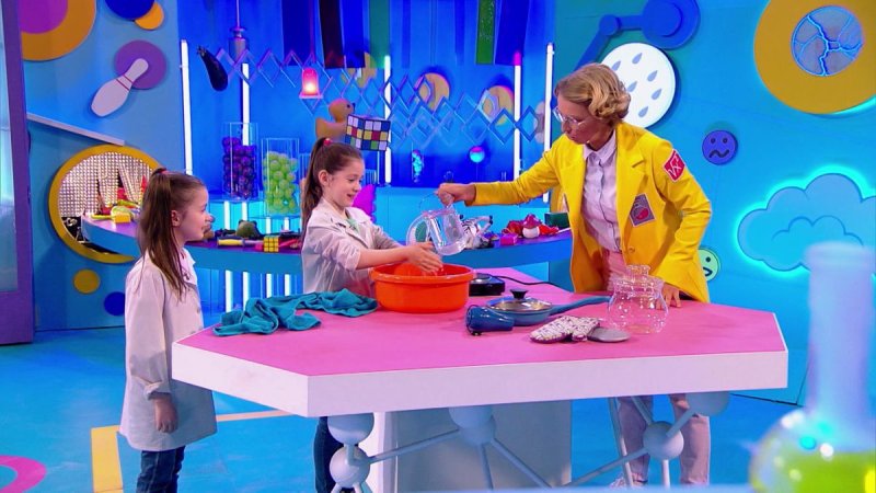 Ведущая Лабораториум на канале Карусель