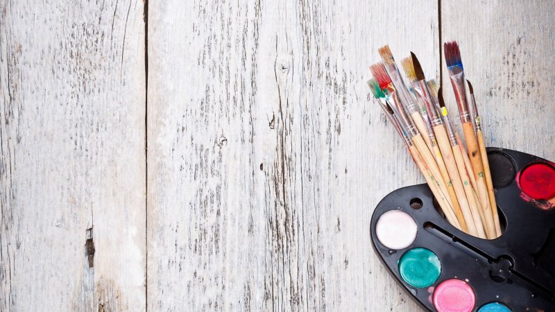 Кисти и краски