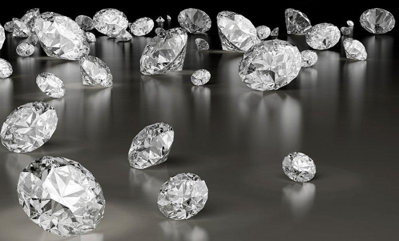 Бриллианты на черном фоне
