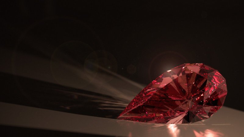 Алмаз бриллиант Рубин