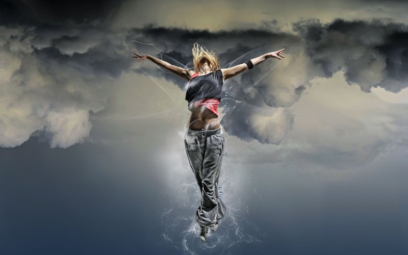 Девушка летит