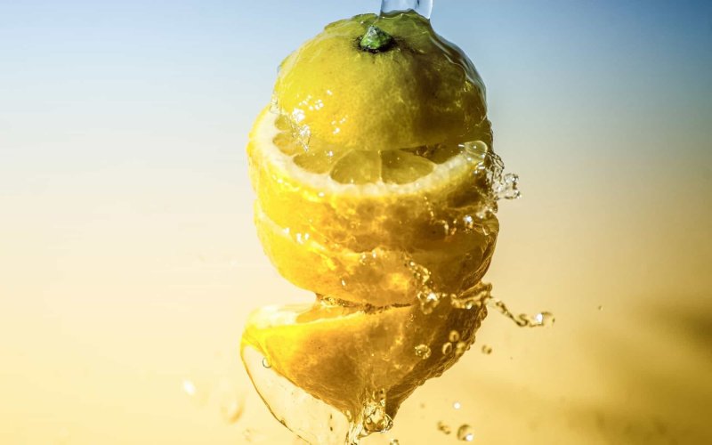 Фрукты в воде