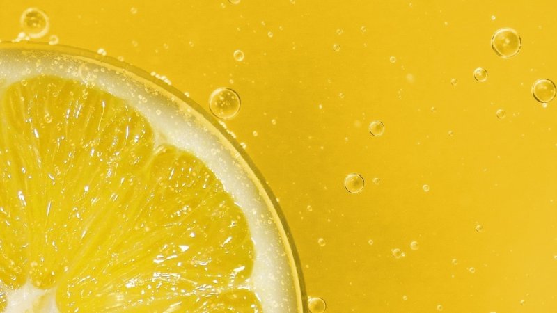 Желтый лимон