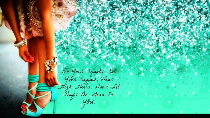 Девушка в бирюзовом