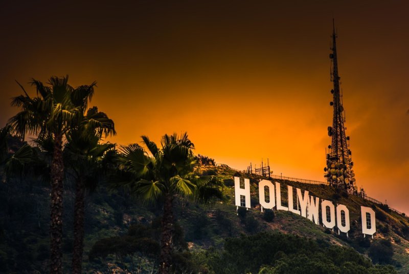 Лос Анджелес надпись Голливуд