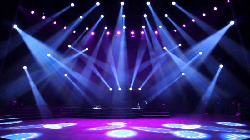 Софиты на сцене