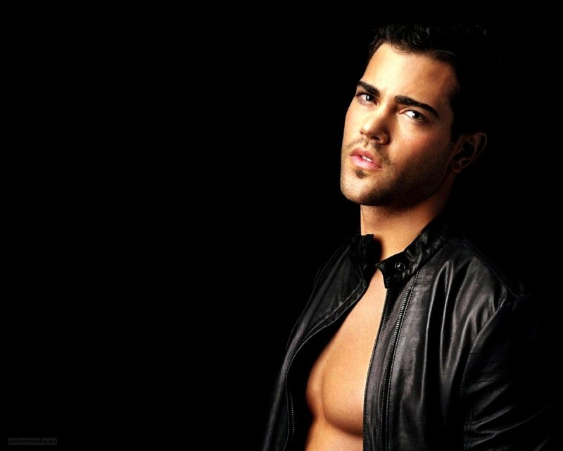 Красивые мужчины на заставку