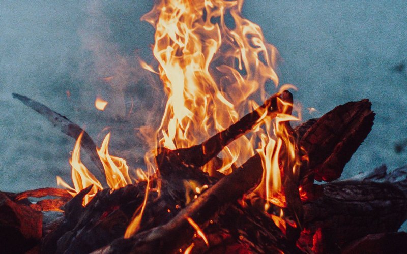 Догорающий костер