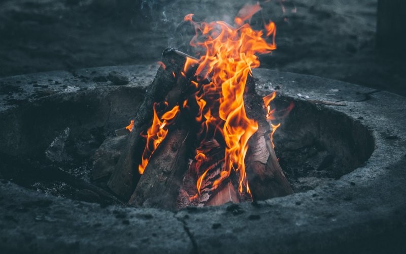 Огонь костер