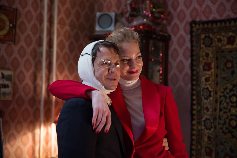 Сериал с Деревянко домашний арест