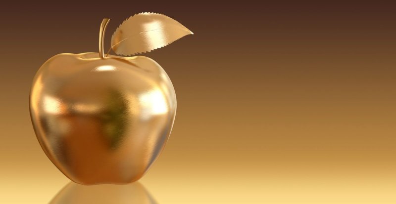 Золотая яблоня