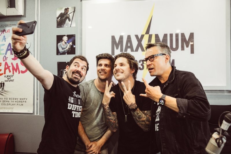 Радио максимум логотип