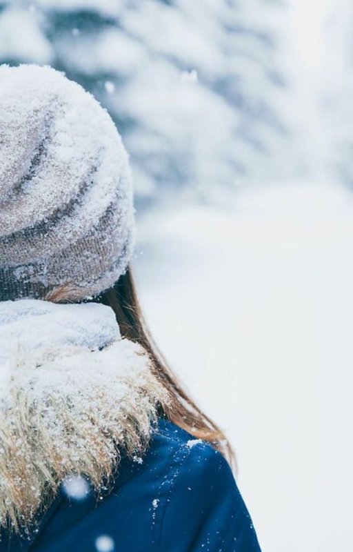 Девушка зима снег