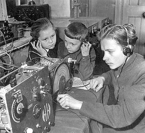 Первая радиостанция