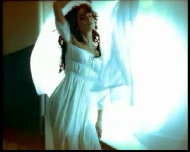 Платье Натальи Орейро в диком ангеле