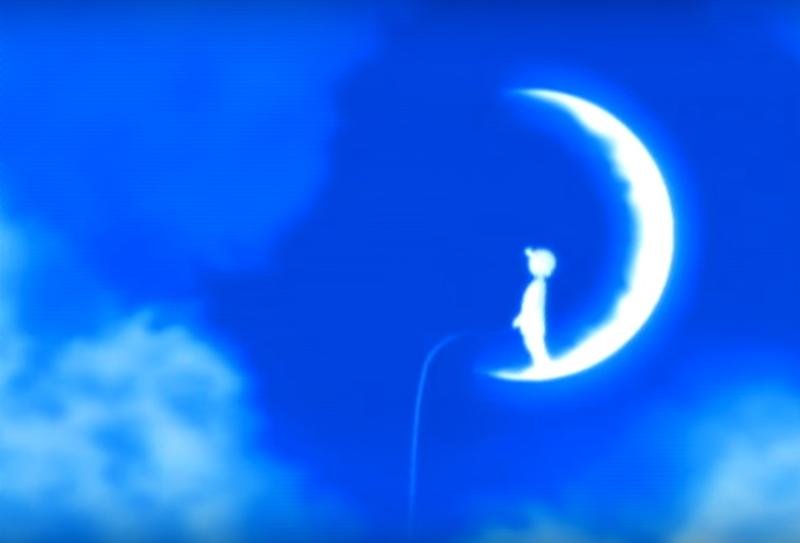 С месяцем мальчика