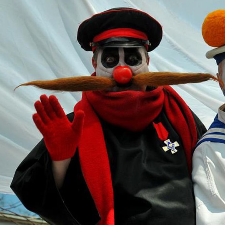 Деревня дураков сериал