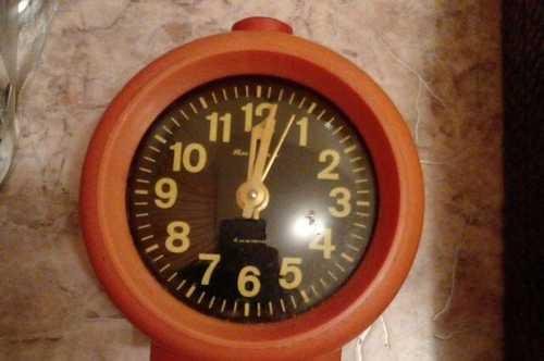 Будильник янтарь СССР