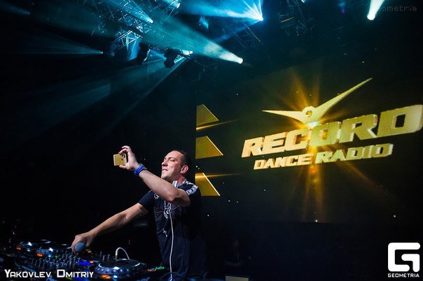 Заставка радио рекорд