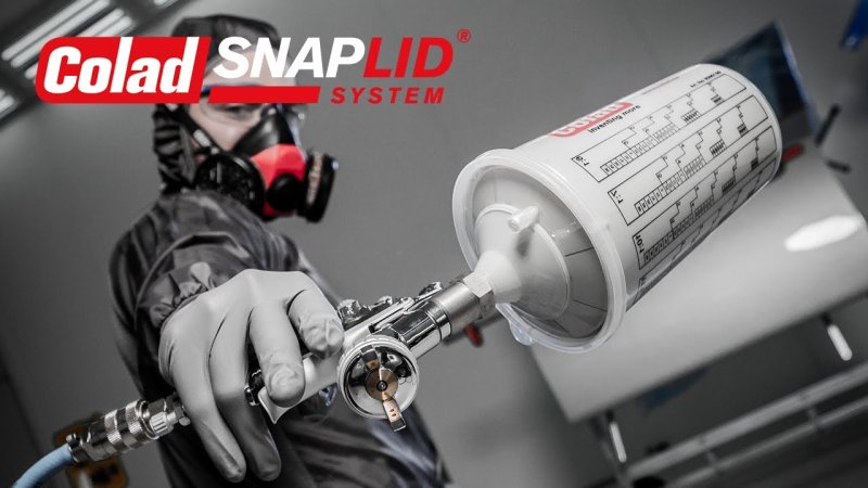 Маляр с краскопультом