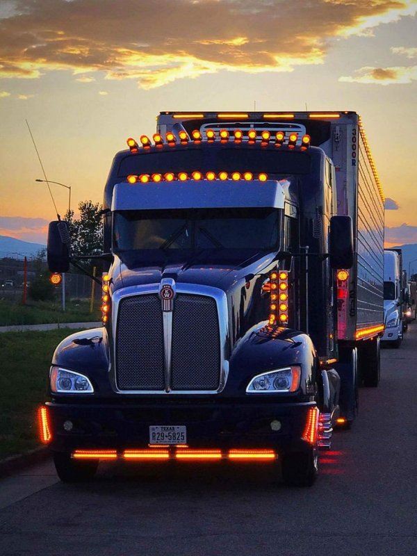 Американские траки Фредлайнер