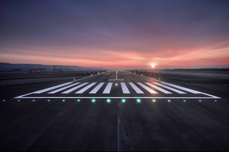 Взлетно-посадочные полосы аэродрома