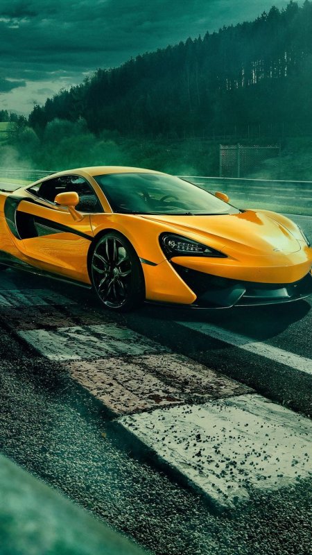 Спорткар MCLAREN
