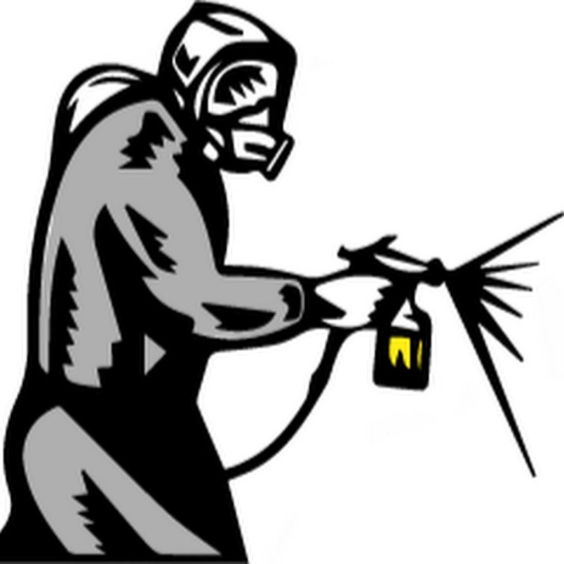 Маляр с краскопультом