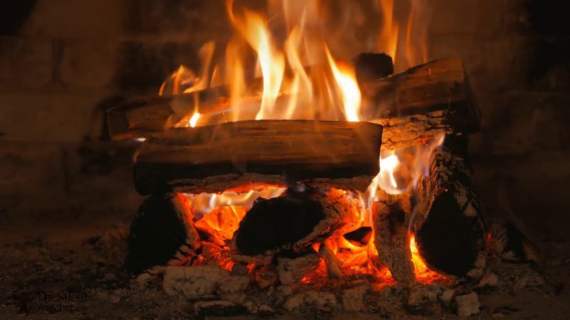 Потрескивание поленьев в камине