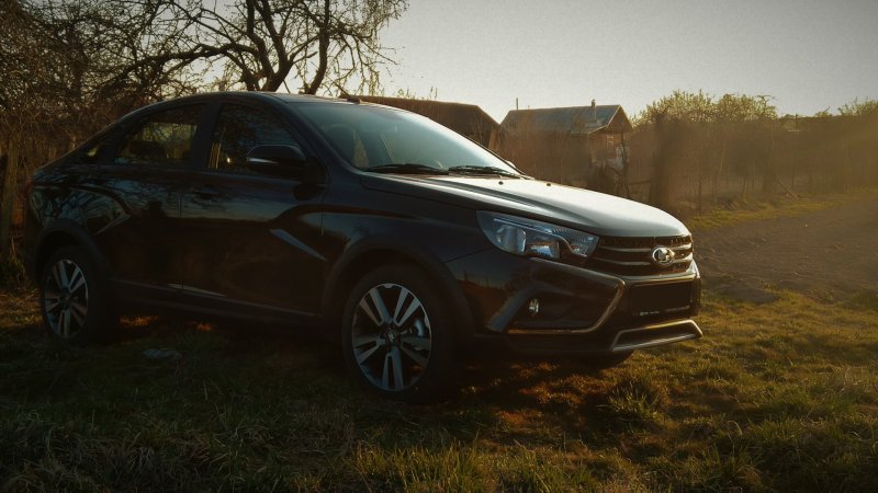 Лада Веста кросс седан черная