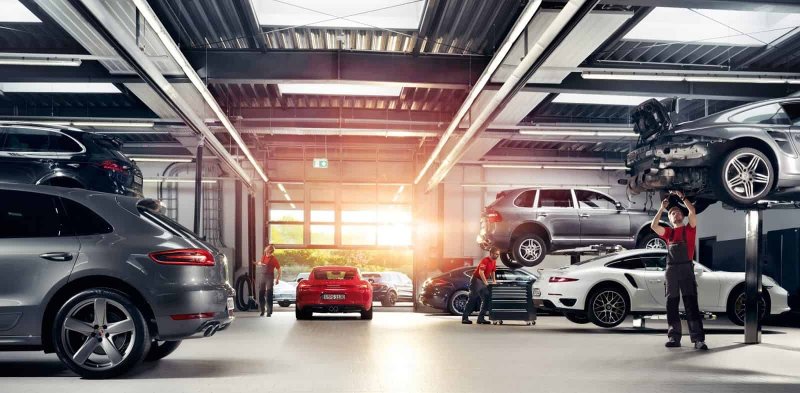 Автомобиль в сервисе