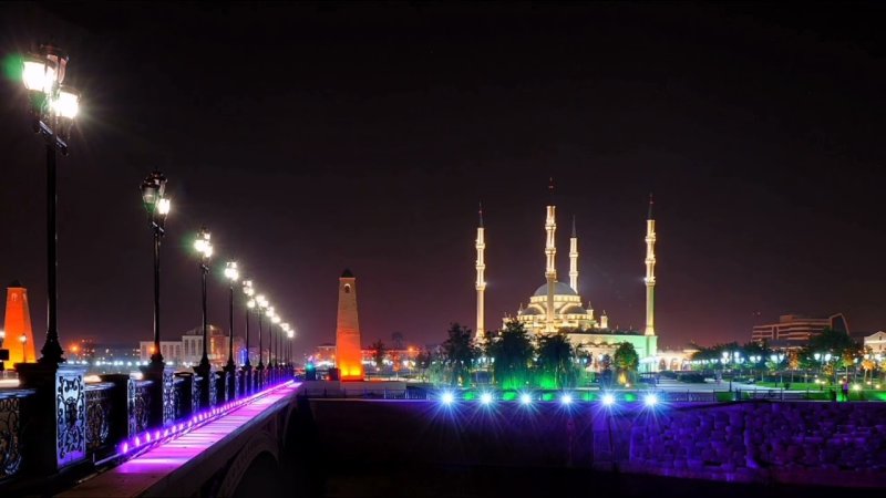 Мечеть сердце Чечни ночью