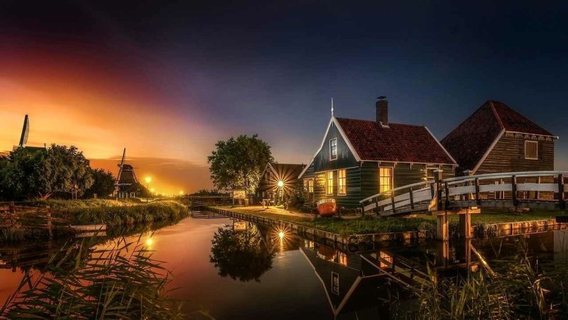 Красивый деревенский домик