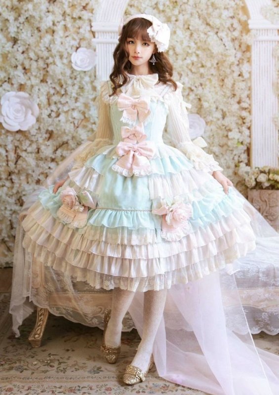 Платье в стиле лололитта