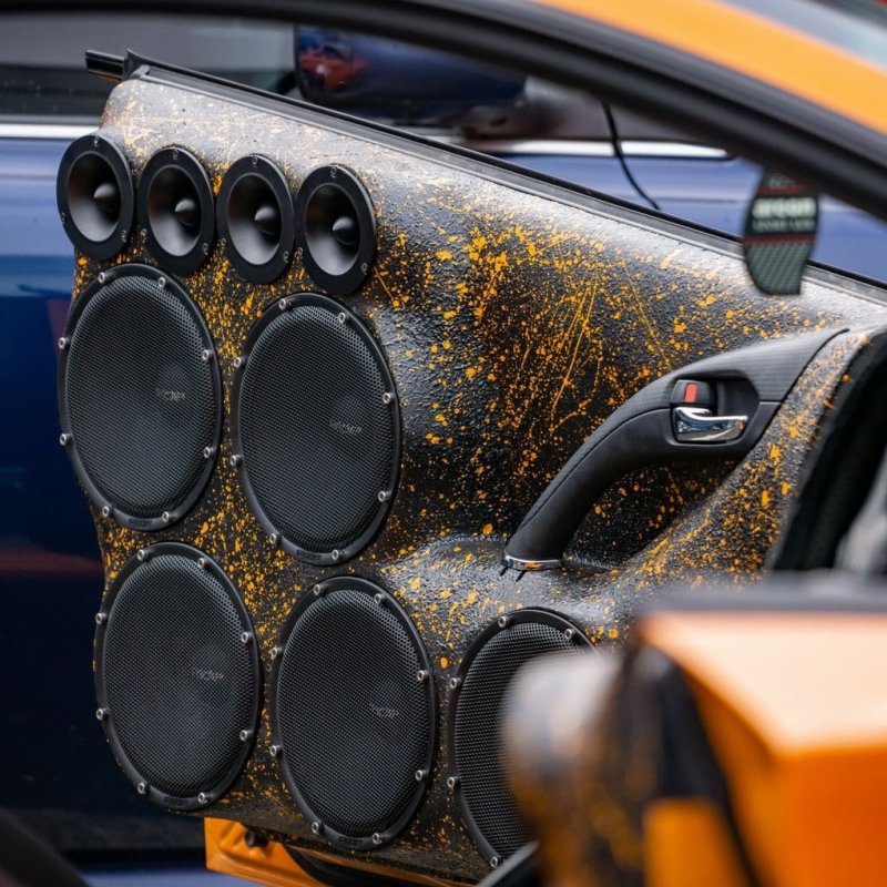 Мощный автозвук