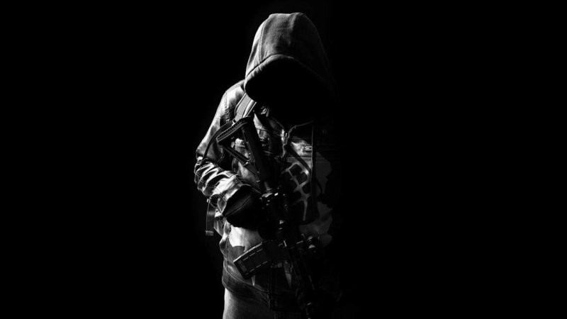 Боец в капюшоне