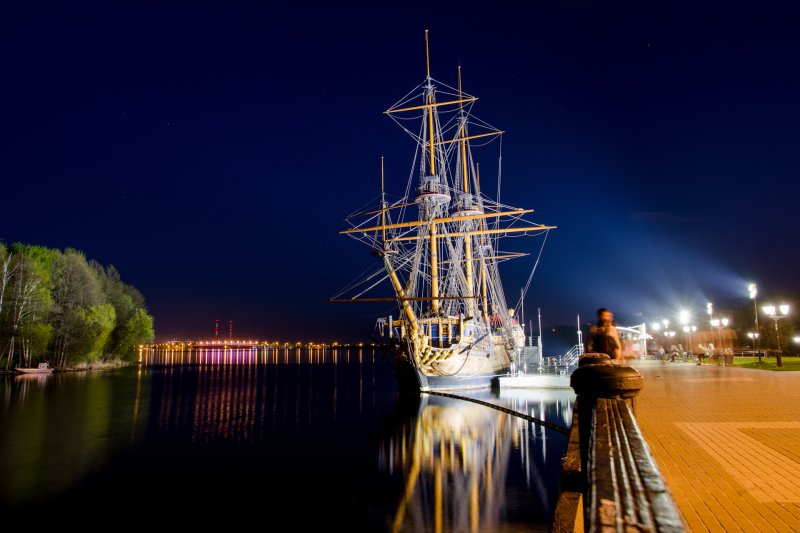 Воронеж Адмиралтейская площадь корабль