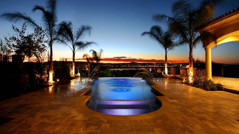 Вилла на закате