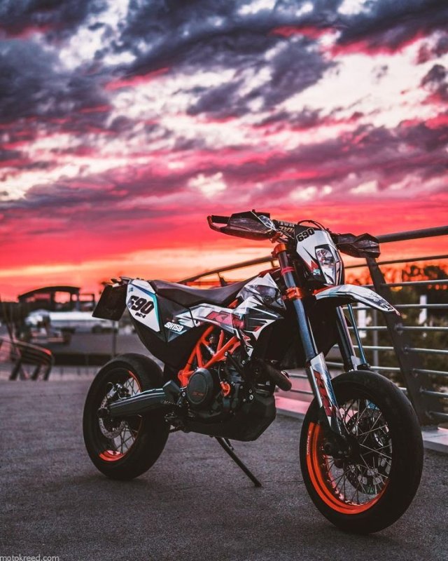 Husqvarna 690 Supermoto