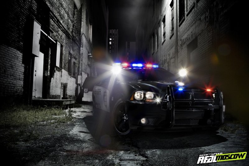 Полицейский Додж Чарджер ночью