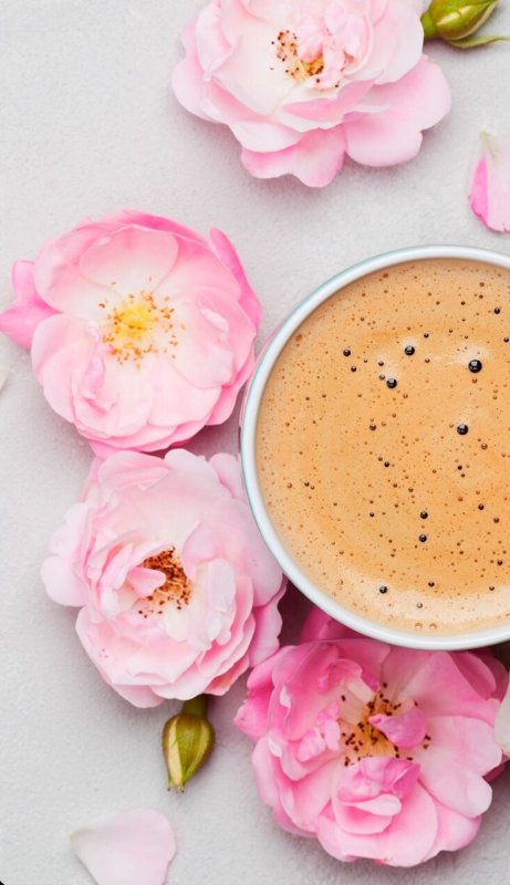 Кофе и цветы розовый фон