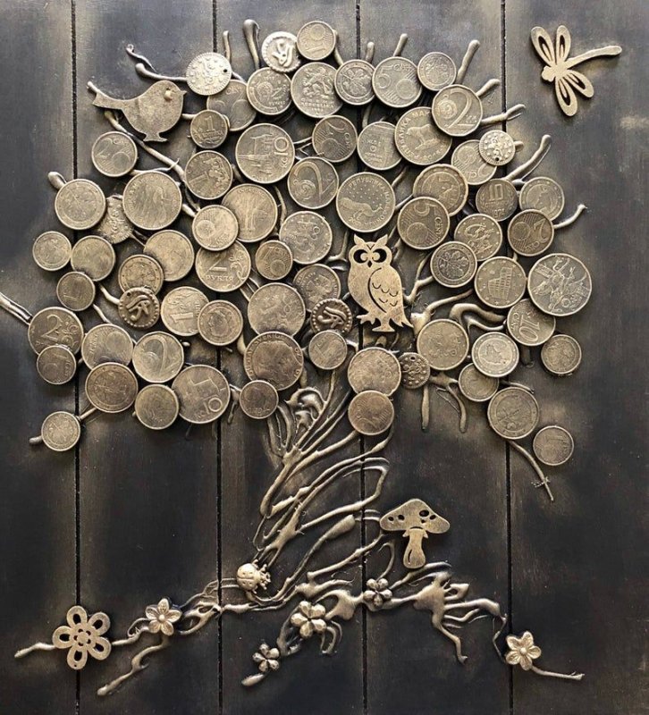 Дерево с золотыми монетами