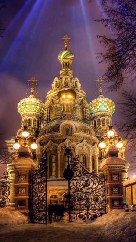 Храм в Питере спас на крови