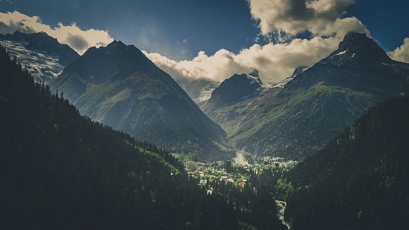 Фон горы Домбая