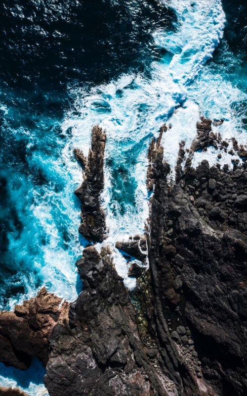 Океан и скалы