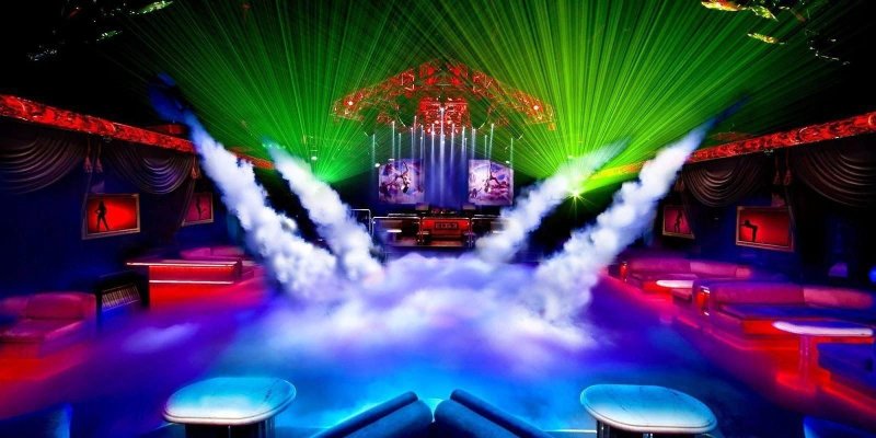 Танцпол в клубе